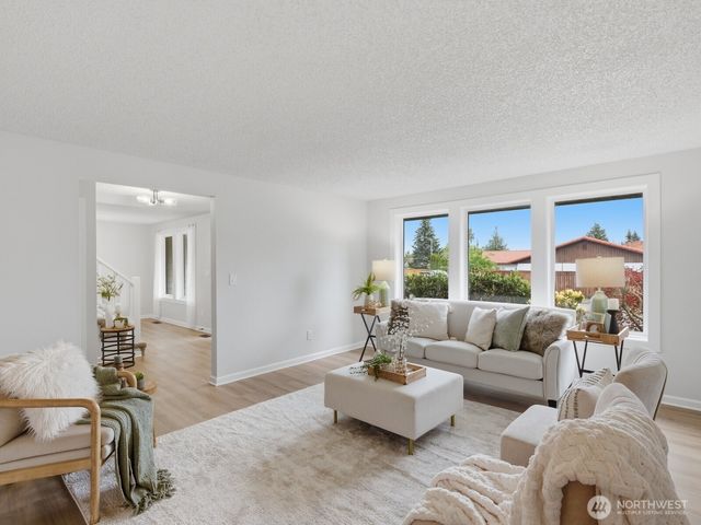 9112 10th Avenue SE, Everett, WA 98208