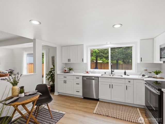 9112 10th Avenue SE, Everett, WA 98208