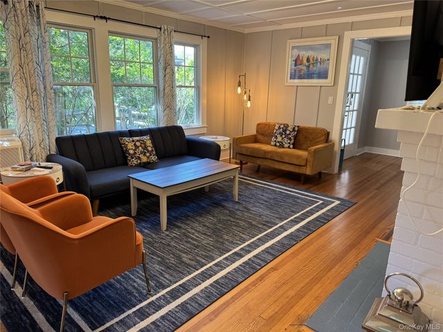 46 crescent Avenue, Seaview, NY 11770