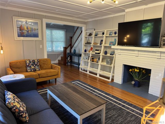 46 crescent Avenue, Seaview, NY 11770