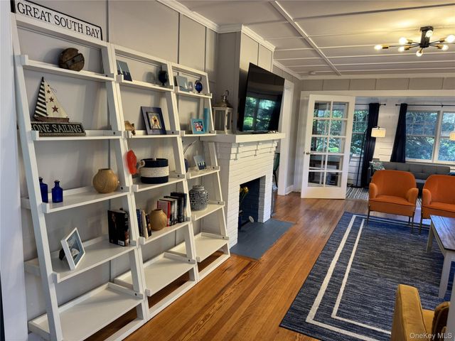 46 crescent Avenue, Seaview, NY 11770