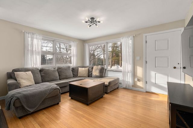 48 Butler St, Salem, NH 03079