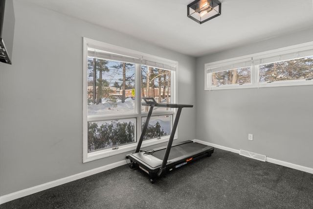 48 Butler St, Salem, NH 03079