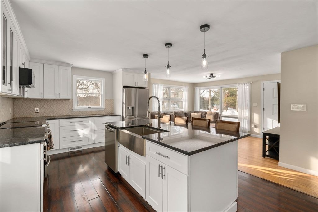 48 Butler St, Salem, NH 03079