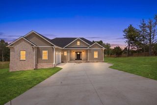 62 AEDC Lakeview Rd, Estill Springs, TN 37330