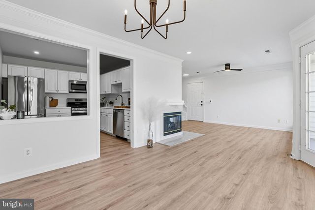 46895 EATON TER #300, Sterling, VA 20164