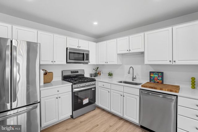 46895 EATON TER #300, Sterling, VA 20164