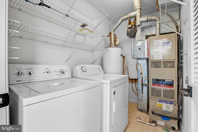 46895 EATON TER #300, Sterling, VA 20164