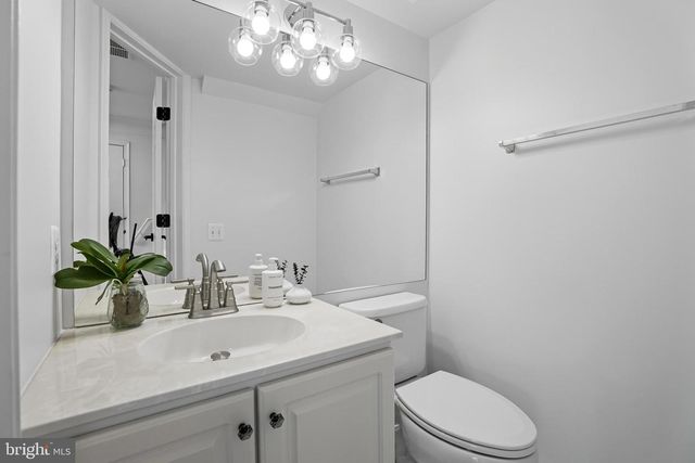 46895 EATON TER #300, Sterling, VA 20164