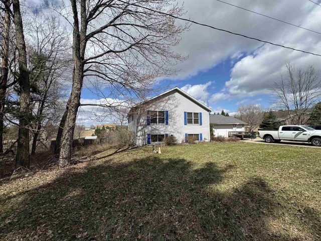E8032 E Lake Virginia Road, Reedsburg, WI 53959