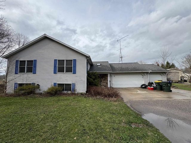 E8032 E Lake Virginia Road, Reedsburg, WI 53959