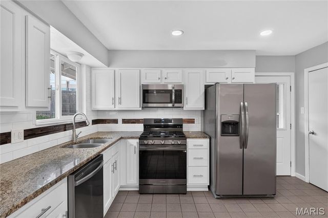 703 Wagon Ridge Drive, Fenton, MO 63026