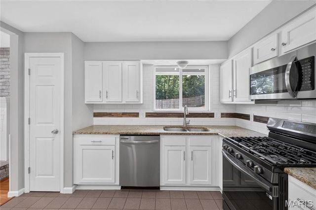 703 Wagon Ridge Drive, Fenton, MO 63026