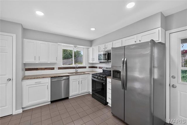 703 Wagon Ridge Drive, Fenton, MO 63026