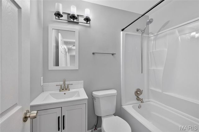 703 Wagon Ridge Drive, Fenton, MO 63026