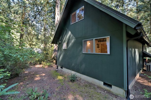 639 E Pitcairn Place, Shelton, WA 98584