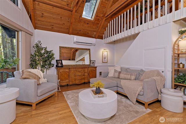 639 E Pitcairn Place, Shelton, WA 98584