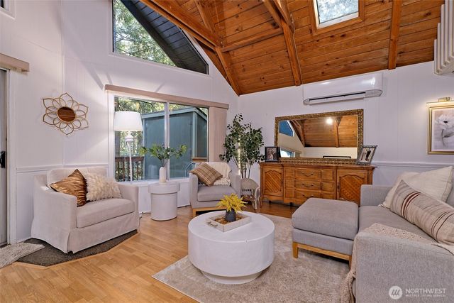 639 E Pitcairn Place, Shelton, WA 98584