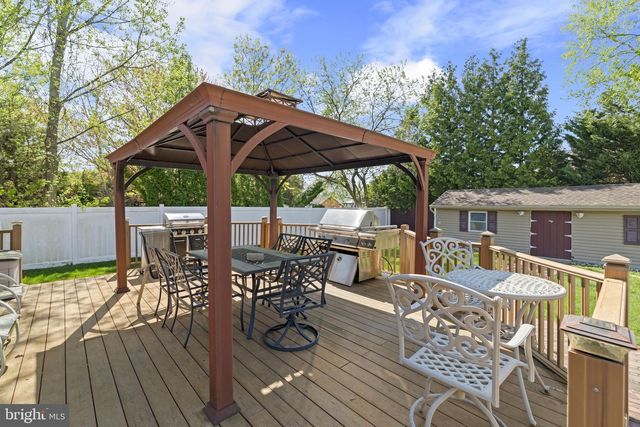 311 NEW CASTLE LN, Swedesboro, NJ 08085