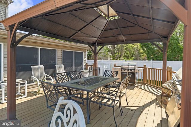 311 NEW CASTLE LN, Swedesboro, NJ 08085