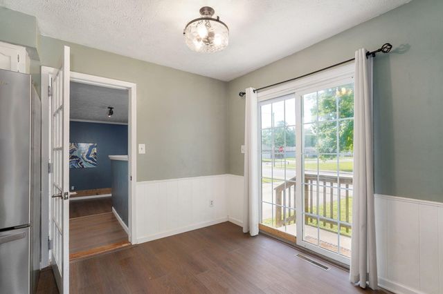 2361 S Fort Avenue, Springfield, MO 65807