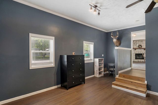 2361 S Fort Avenue, Springfield, MO 65807