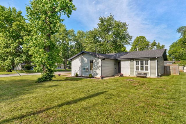 2361 S Fort Avenue, Springfield, MO 65807