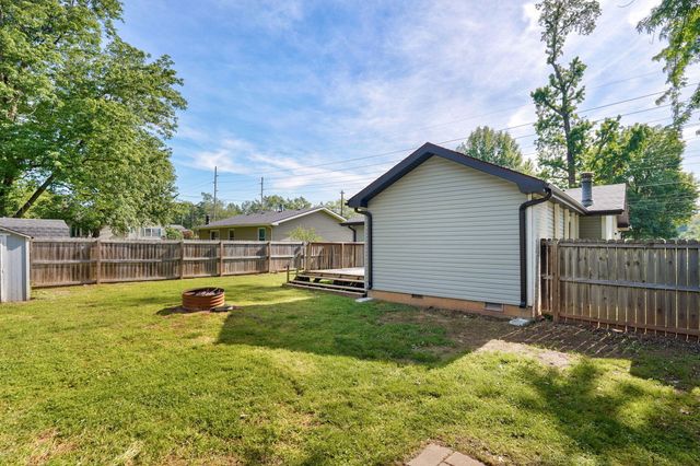 2361 S Fort Avenue, Springfield, MO 65807