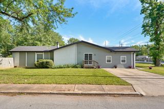2361 S Fort Avenue, Springfield, MO 65807