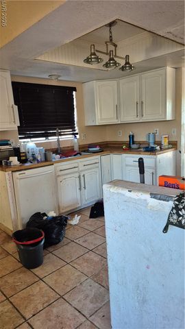 1091 West Amarillo Avenue, Pahrump, NV 89048