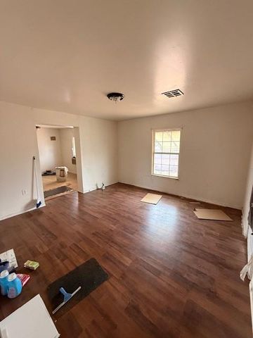 220 S 17th Street, Guthrie, OK 73044