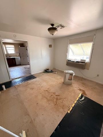 220 S 17th Street, Guthrie, OK 73044