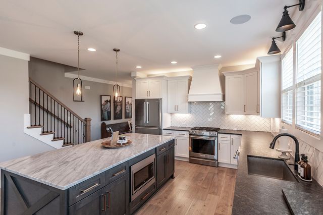 977 Westbrook Dr, Gallatin, TN 37066