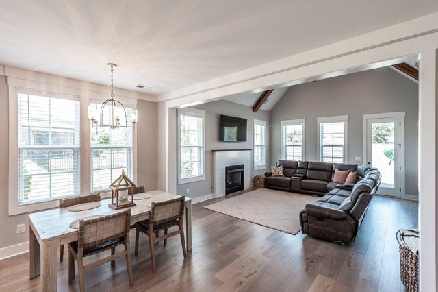 977 Westbrook Dr, Gallatin, TN 37066