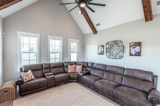 977 Westbrook Dr, Gallatin, TN 37066