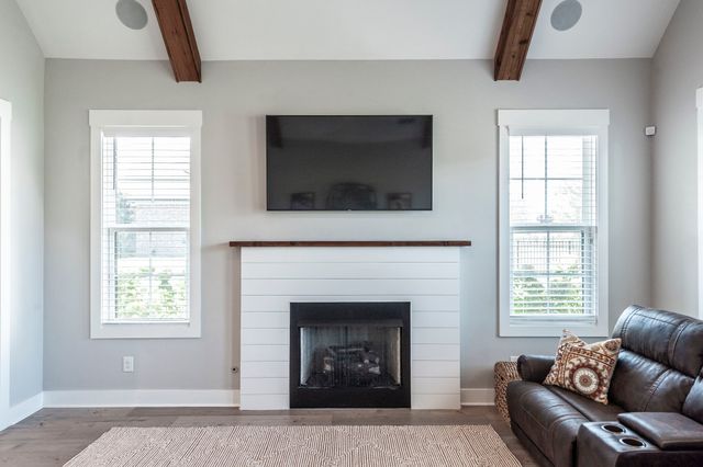 977 Westbrook Dr, Gallatin, TN 37066