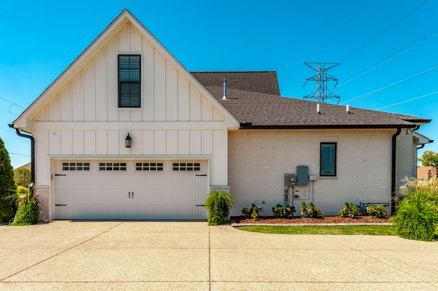 977 Westbrook Dr, Gallatin, TN 37066