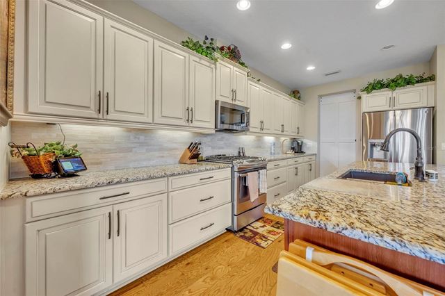 334 SILVER MAPLE ROAD, Groveland, FL 34736