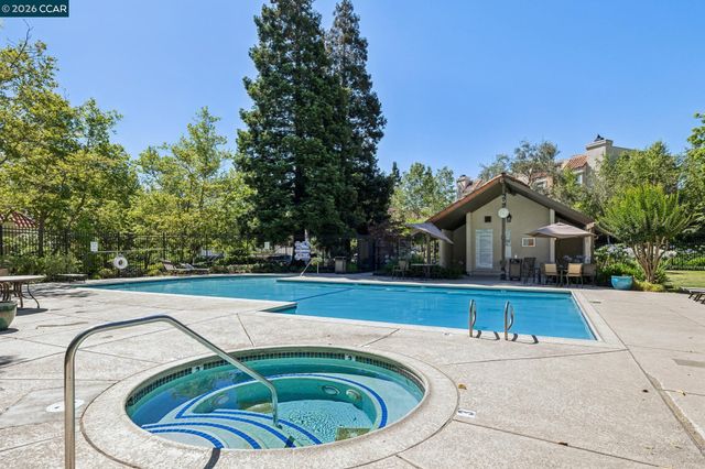 531 Pimlico Ct, Walnut Creek, CA 94597