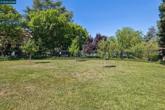 531 Pimlico Ct, Walnut Creek, CA 94597