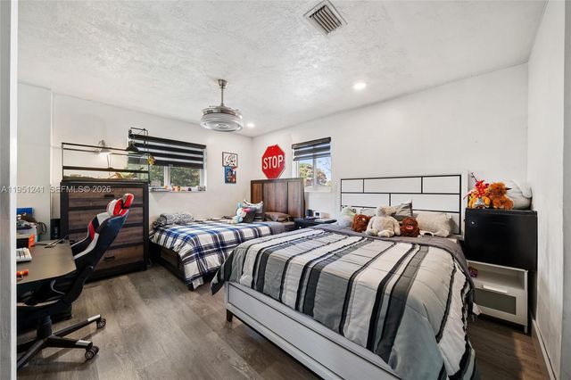 19707 SW 118th Pl, Miami, FL 33177