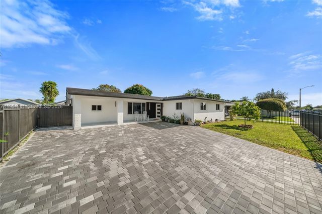 19707 SW 118th Pl, Miami, FL 33177