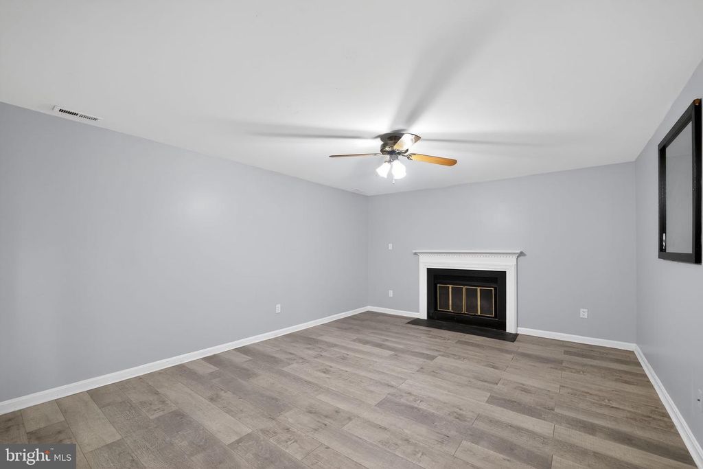 Image 12 of property listing at 12909 SUMMER HILL DR, Silver Spring, MD 20904
