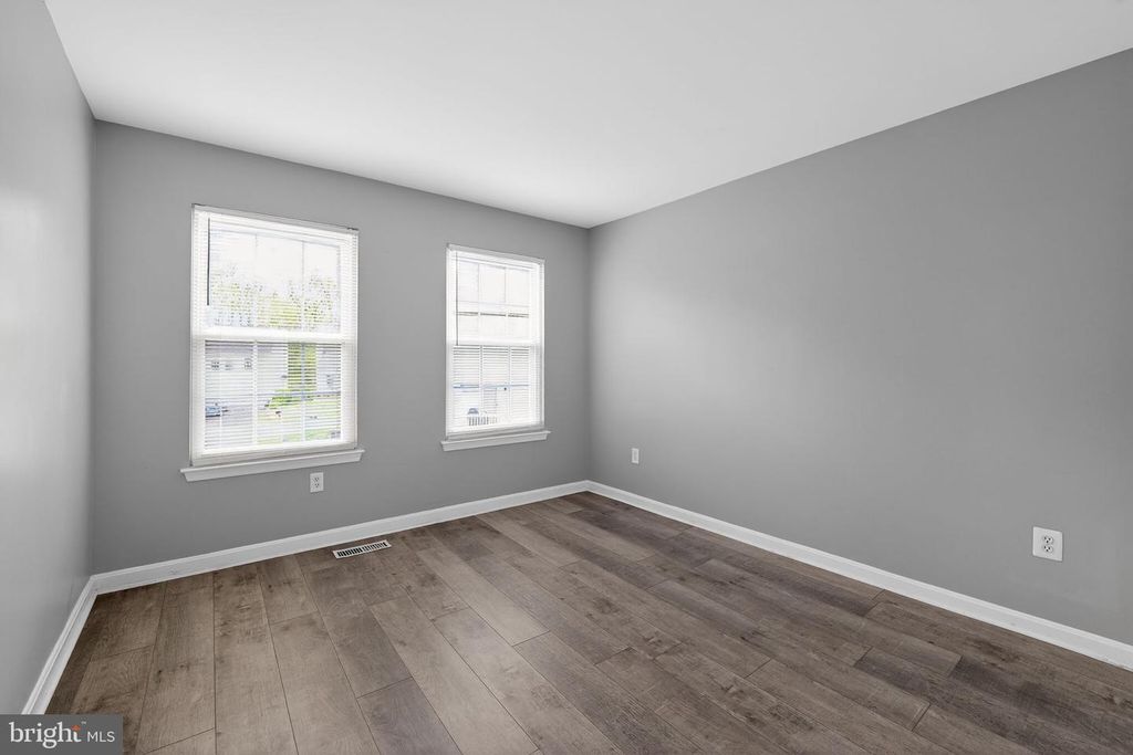 Image 16 of property listing at 12909 SUMMER HILL DR, Silver Spring, MD 20904