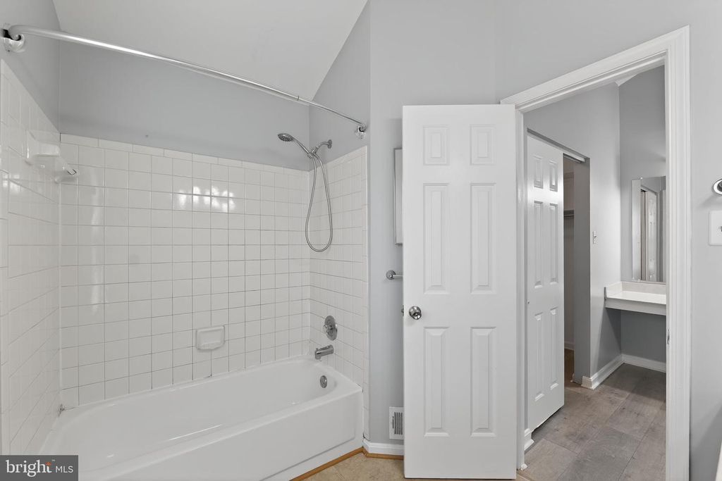 Image 22 of property listing at 12909 SUMMER HILL DR, Silver Spring, MD 20904