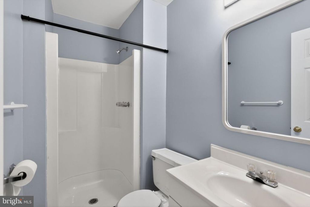 Image 24 of property listing at 12909 SUMMER HILL DR, Silver Spring, MD 20904