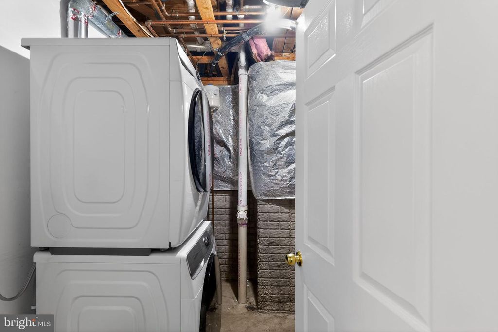 Image 27 of property listing at 12909 SUMMER HILL DR, Silver Spring, MD 20904