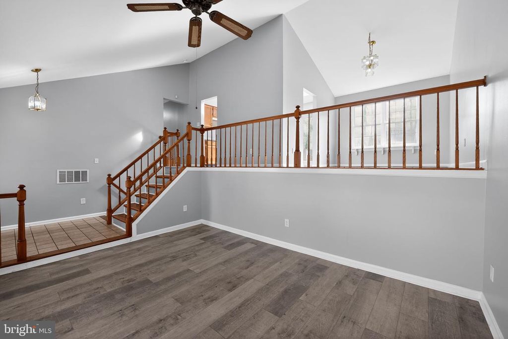 Image 5 of property listing at 12909 SUMMER HILL DR, Silver Spring, MD 20904