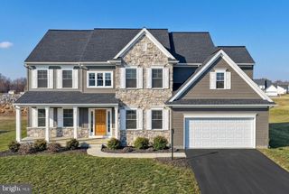 102 BERKSHIRE DRIVE, Carlisle, PA 17015