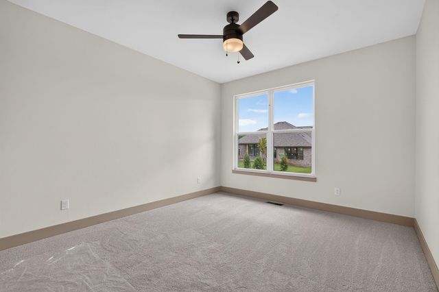 1626 S Pinecone Path, Springfield, MO 65809